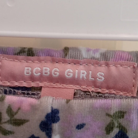 NWOT. GIRLS BLUE, PINK, WHITE AND LAVENDER FLORAL LEGGINGS. SIZE 4T - Picture 2 of 3